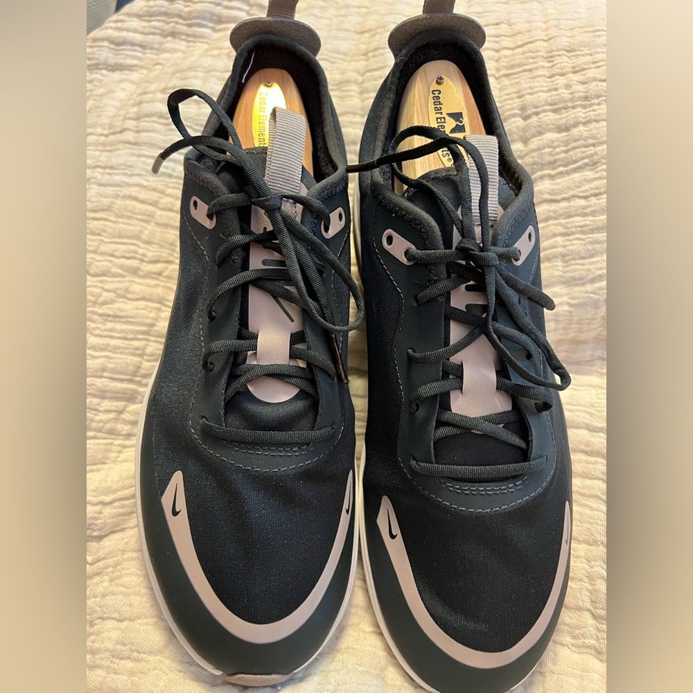 NIKE AIR MAX DIA